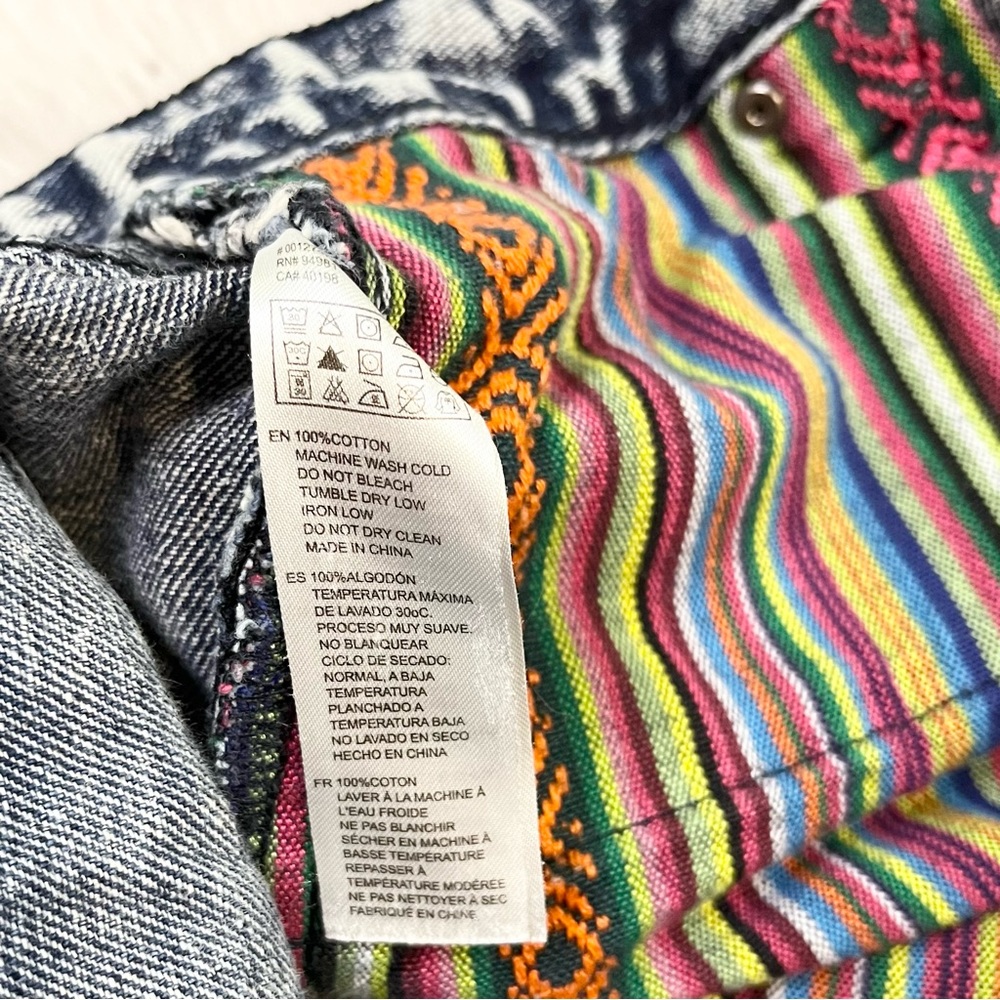 FOREVER 21 Acid Wash Distressed Serape Stripes Blue Denim Jean Shorts 26 - Picture 10 of 10